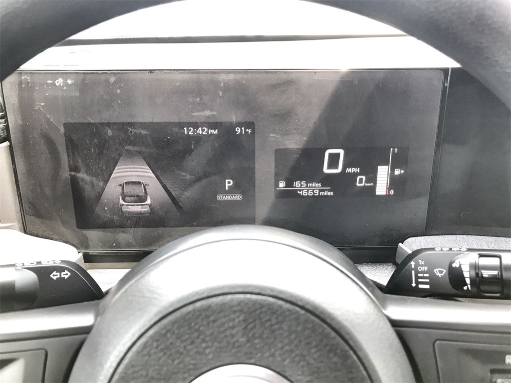 2025 Nissan Kicks SV photo 15