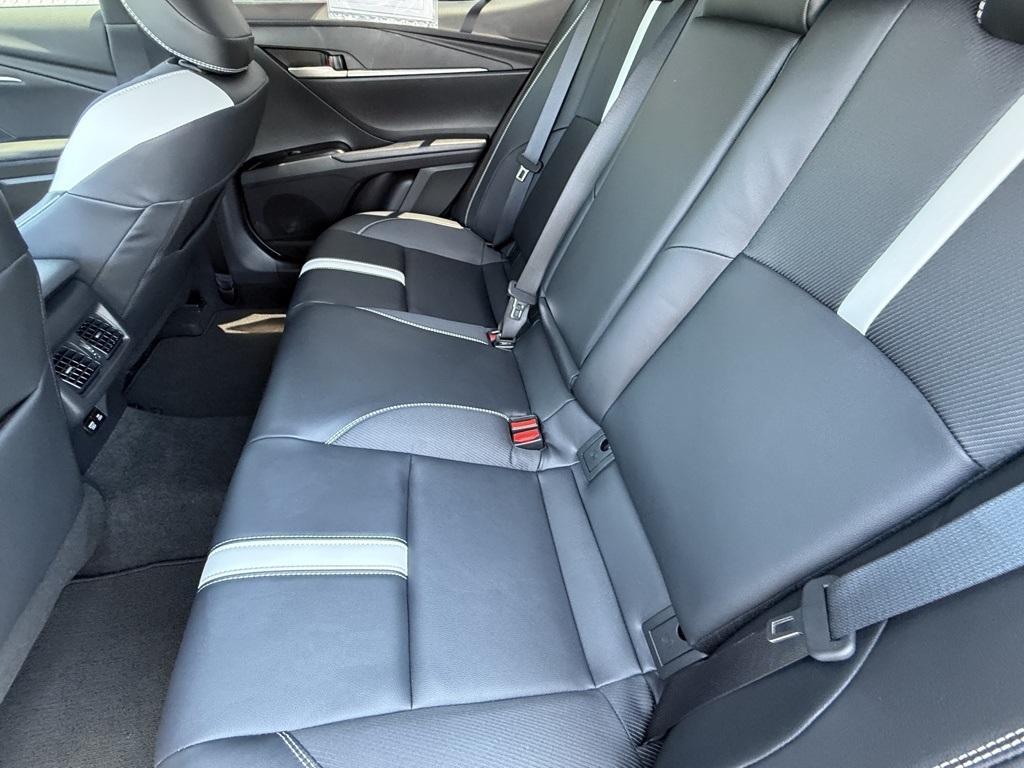 2025 Toyota Camry SE photo 29