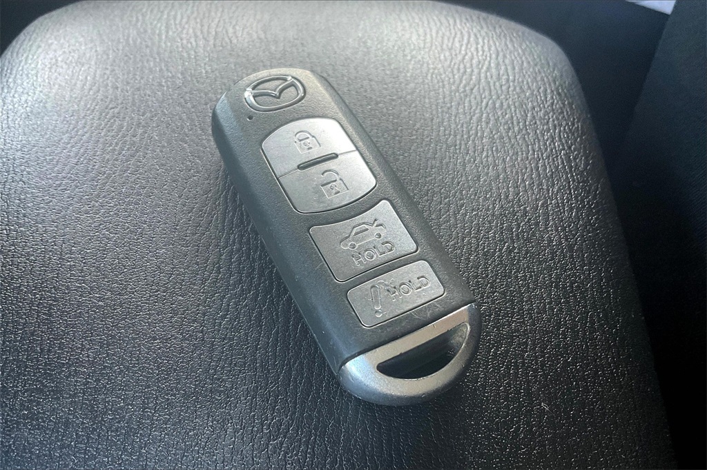 2015 Mazda Mazda3 i SV photo 9
