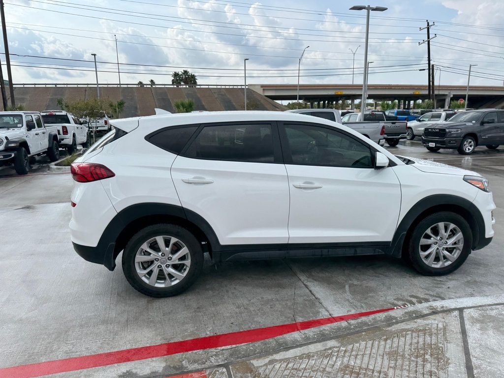 2021 Hyundai Tucson SE photo 3
