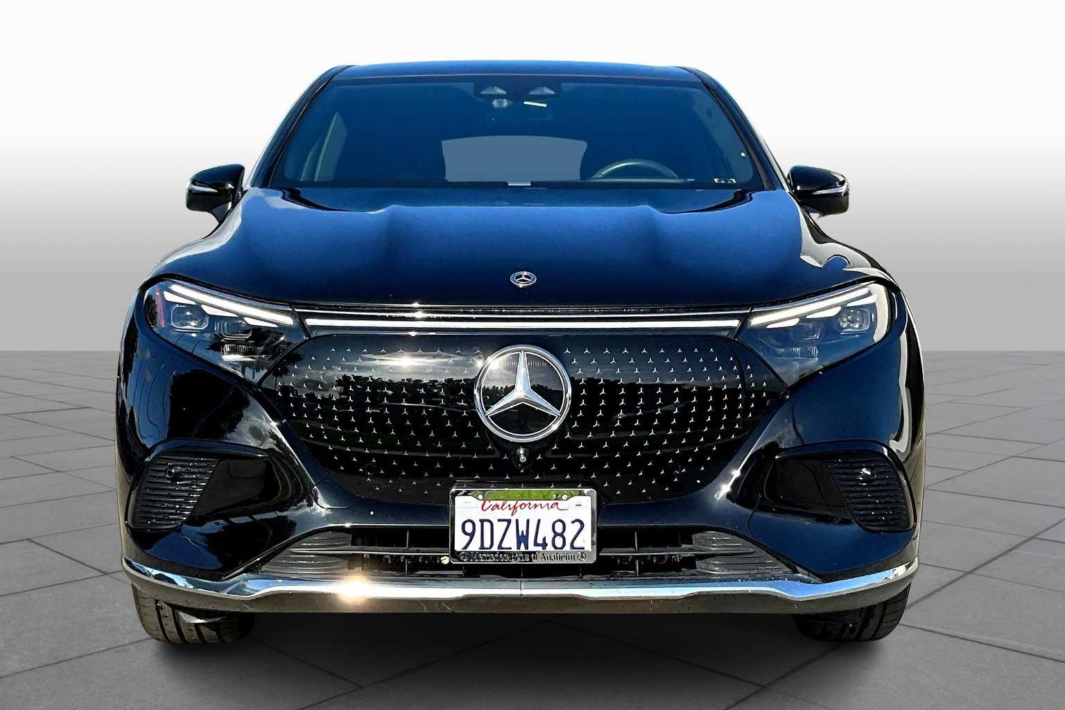 2023 Mercedes Benz EQS SUV 450 photo 3