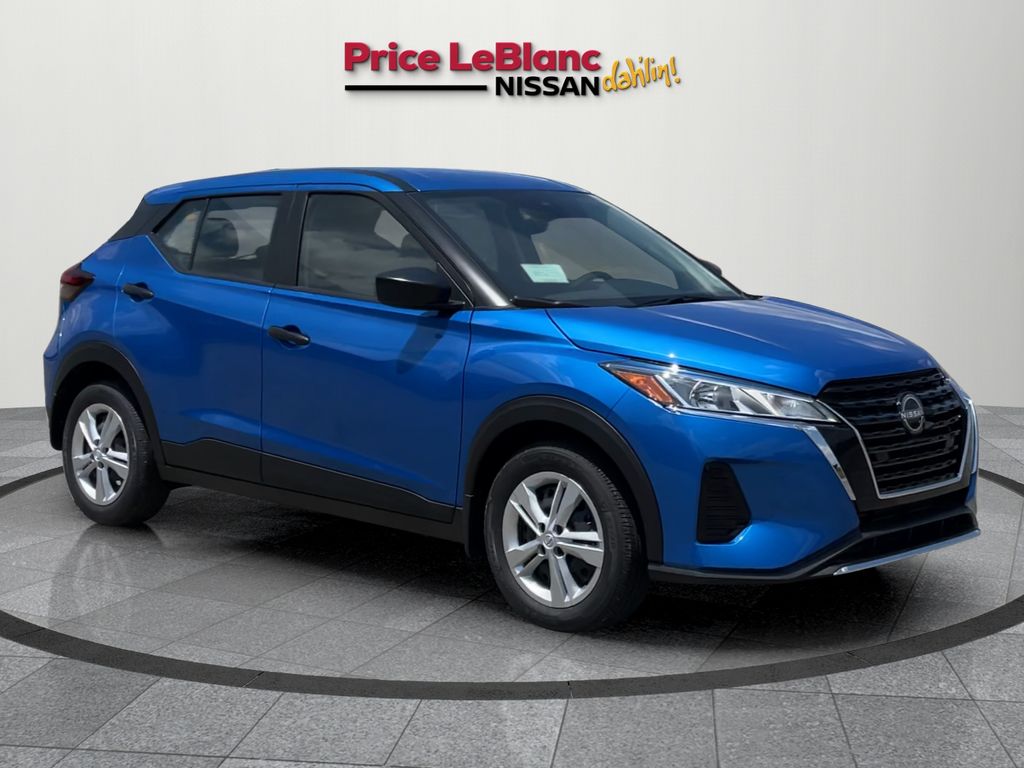 2025 Nissan KICKS PLAY Base's photo
