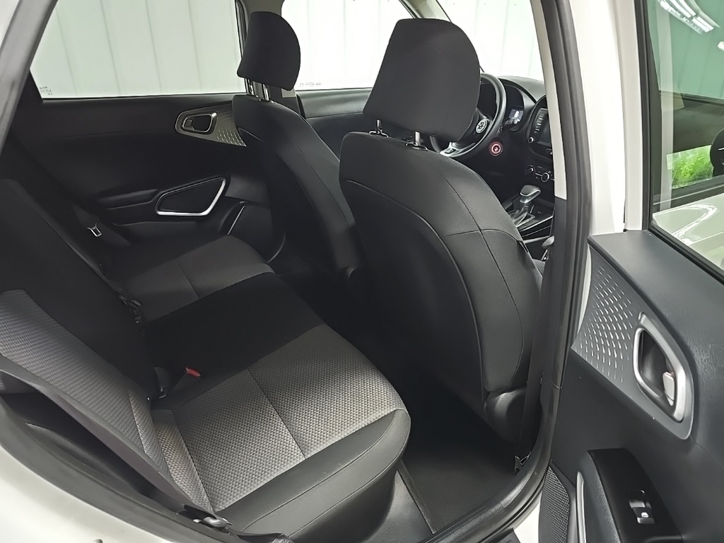 2021 Kia Soul LX photo 17