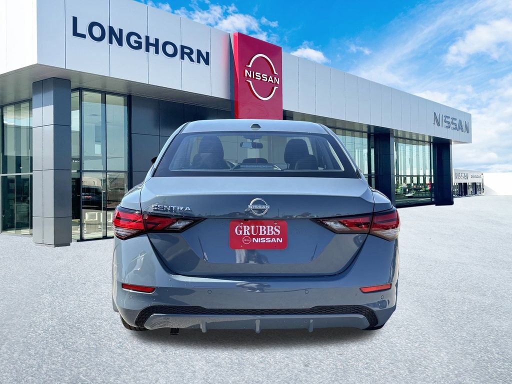 2025 Nissan Sentra SV photo 3