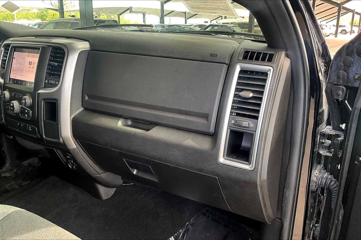 2022 Ram 1500 Classic Warlock photo 14