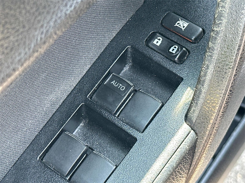 2017 Toyota Corolla LE photo 25