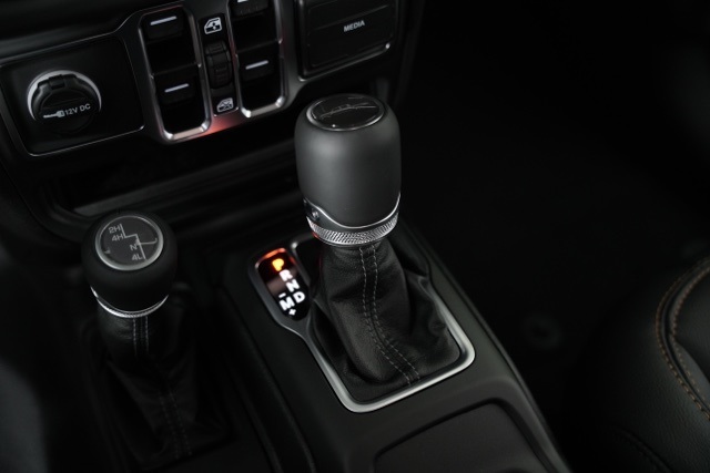 2025 Jeep Gladiator Sport photo 16