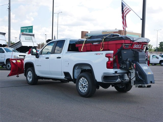 2025 Chevrolet Silverado 2500HD photo 3