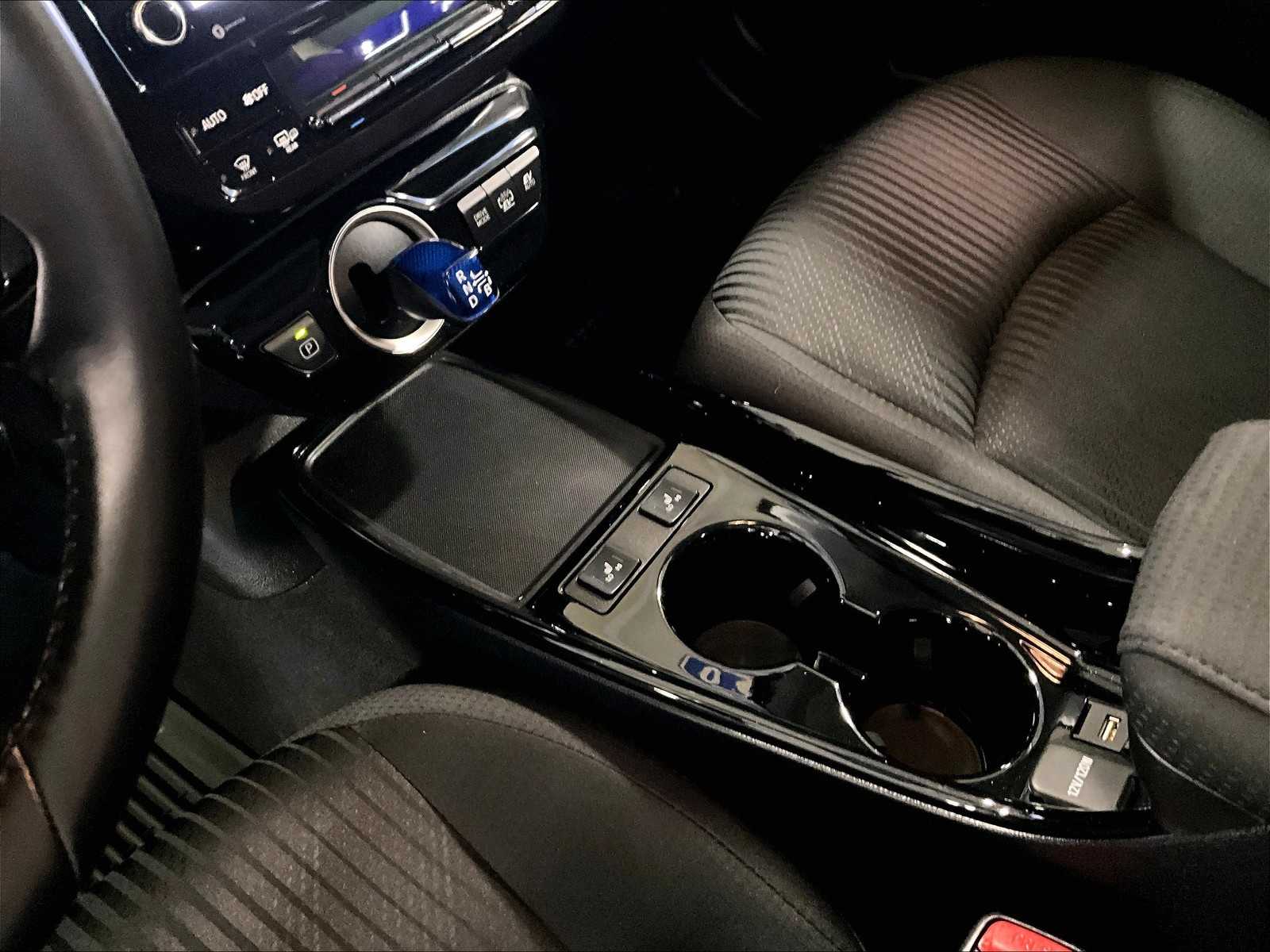 2021 Toyota Prius Prime LE photo 20