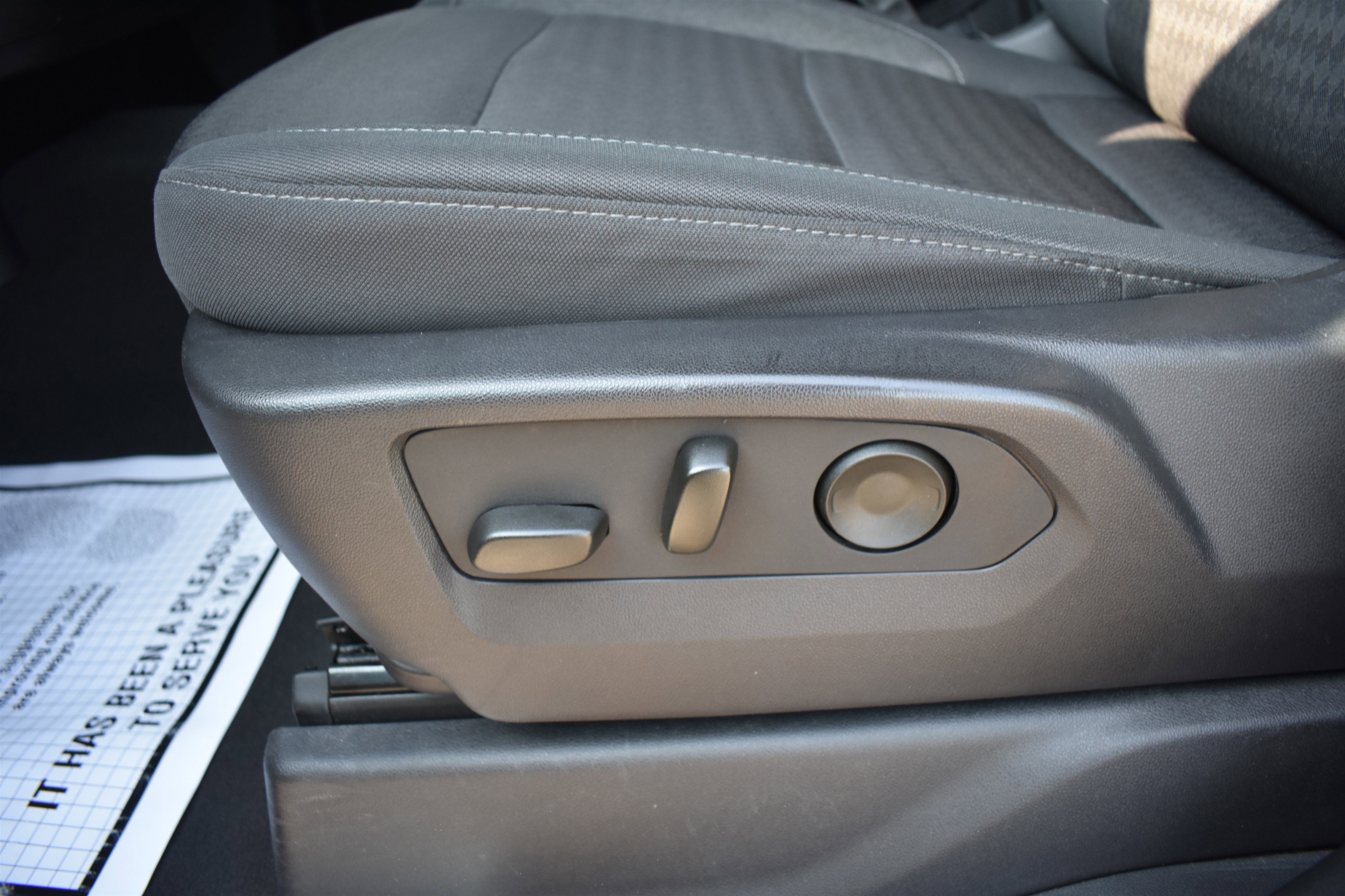 2024 Chevrolet Silverado 1500 LT photo 7