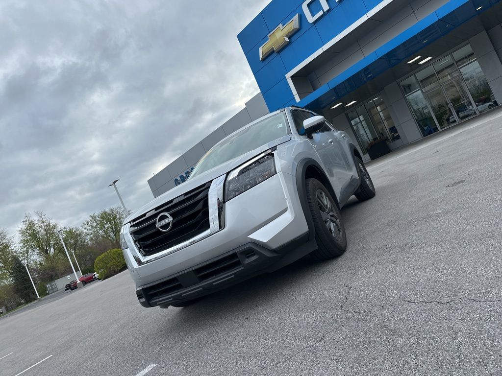 2024 Nissan Pathfinder SV photo 9