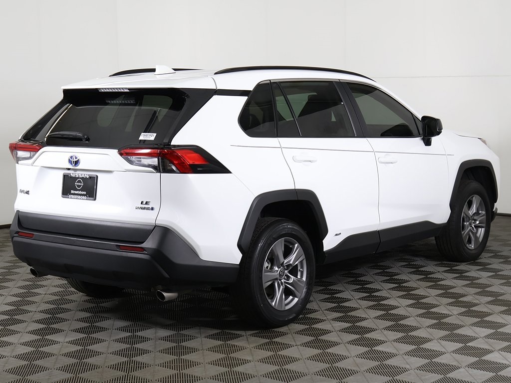 2024 Toyota RAV4 Hybrid LE photo 3