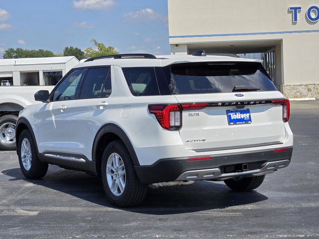 2025 Ford Explorer photo 4