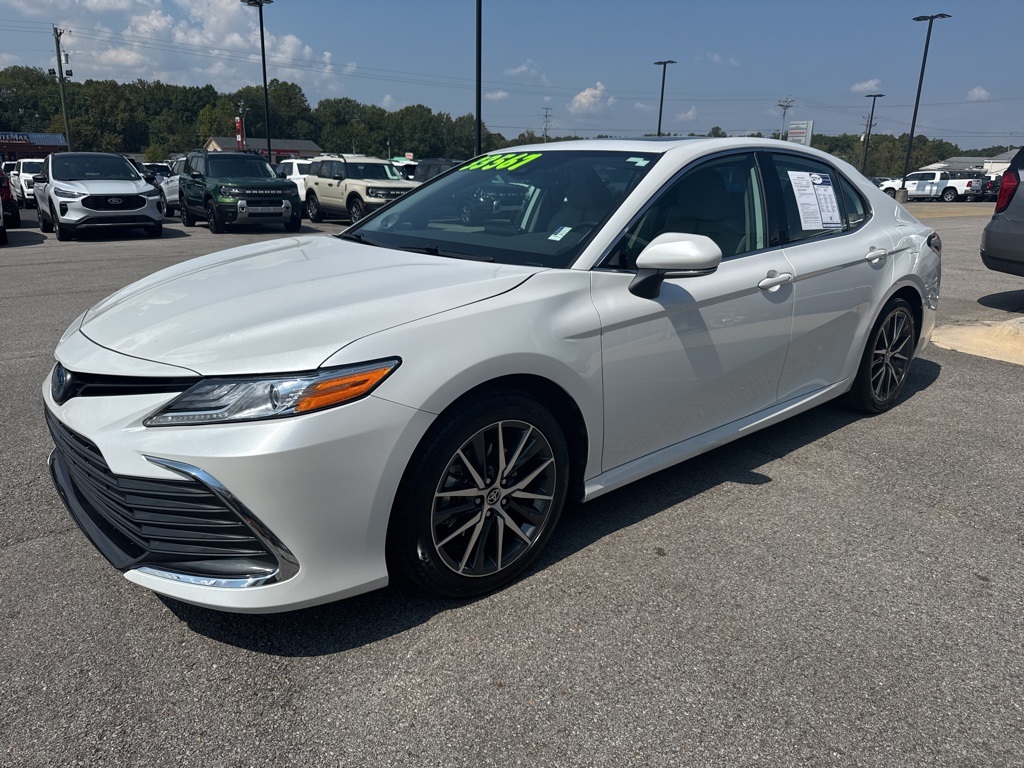 2023 Toyota Camry Hybrid XLE photo 4