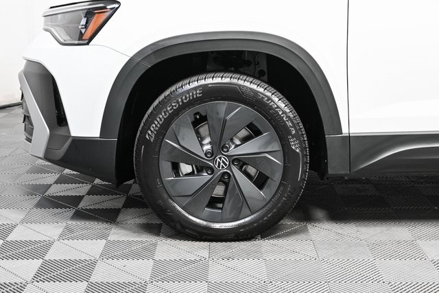2025 Volkswagen Taos S photo 31
