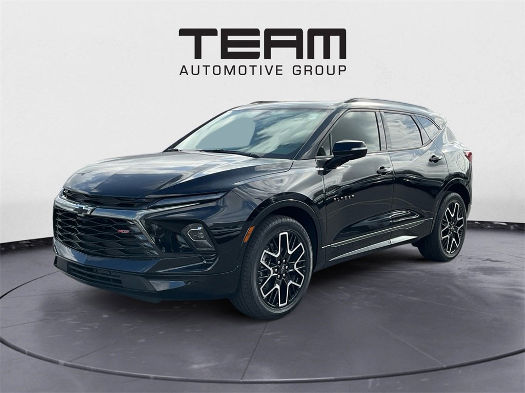 2025 Chevrolet Blazer RS photo 3