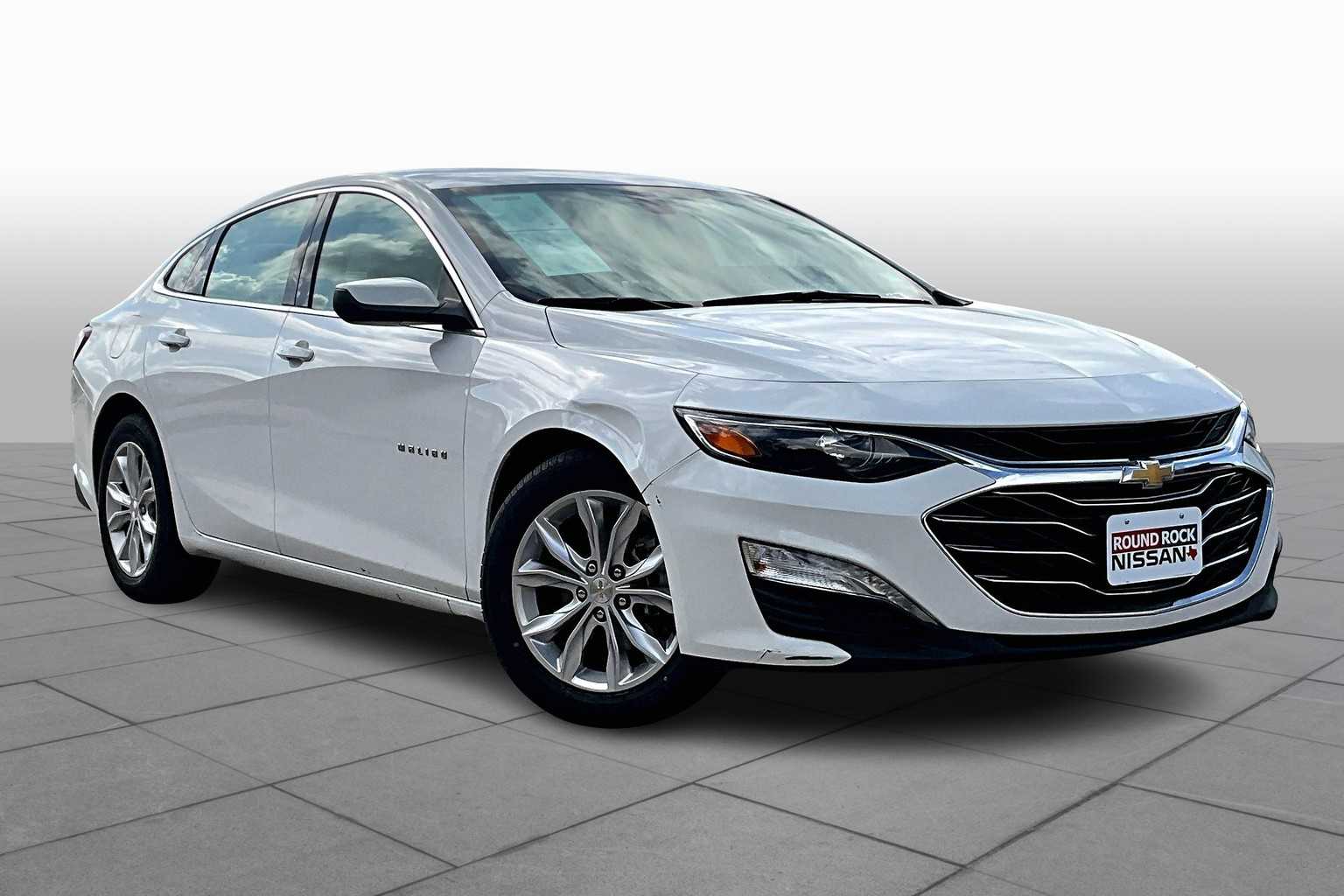2022 Chevrolet Malibu 1LT photo 2