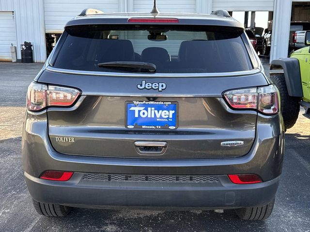 2022 Jeep Compass Latitude photo 4