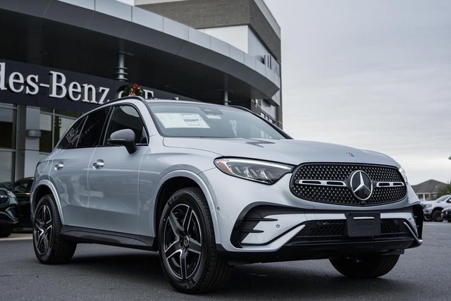 2026 Mercedes-Benz GLC Base's photo