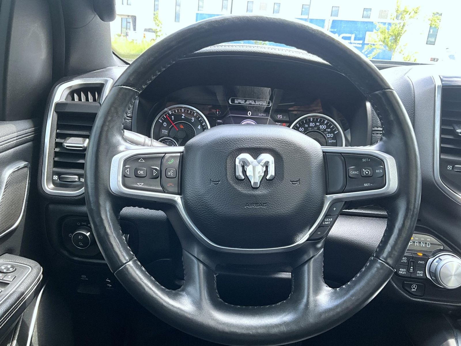 2020 Ram 1500 Laramie photo 12
