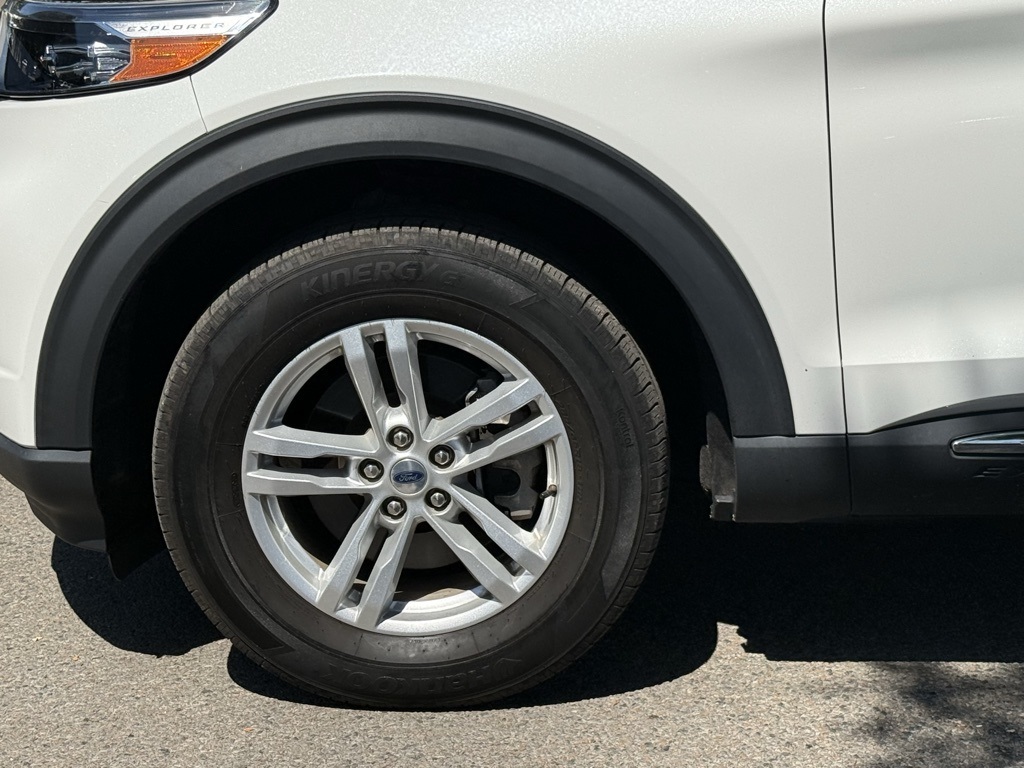 2022 Ford Explorer XLT photo 3