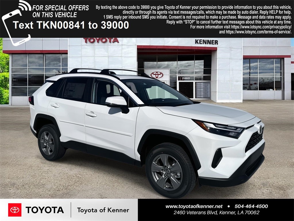 2025 Toyota RAV4 XLE's photo