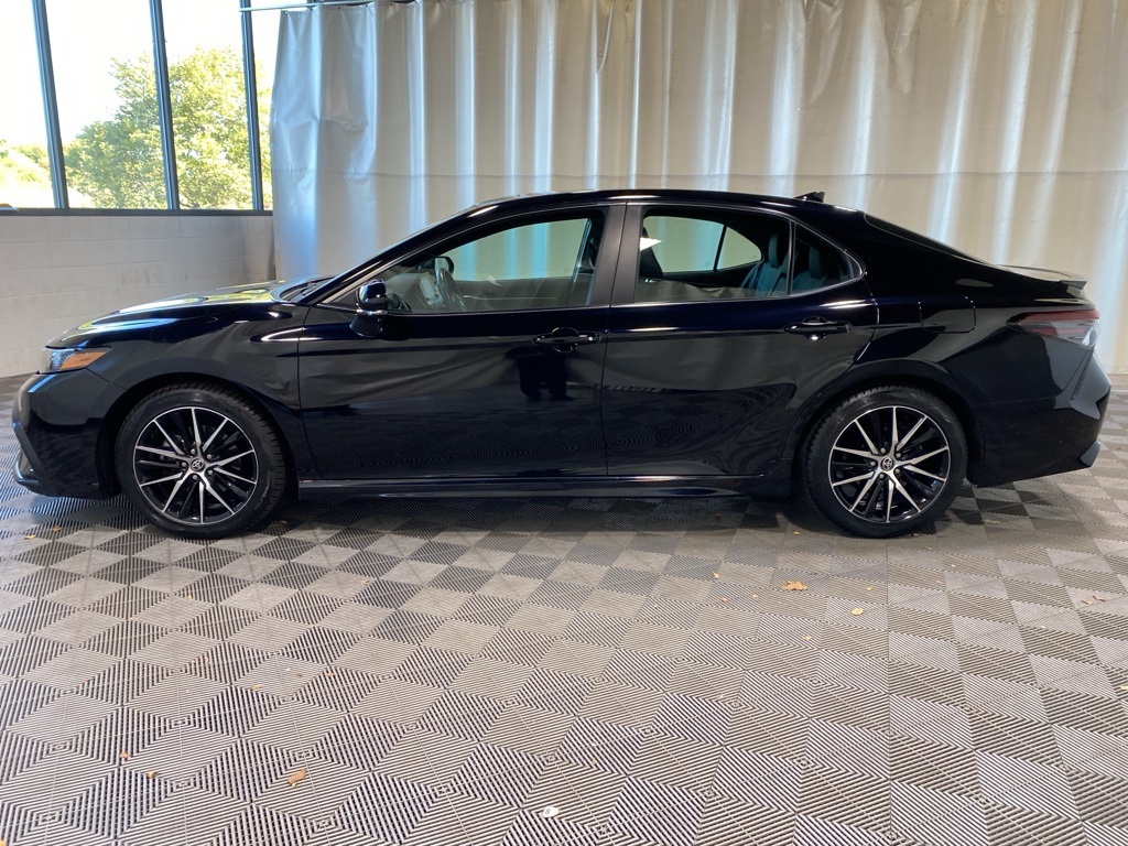 2023 Toyota Camry SE photo 8