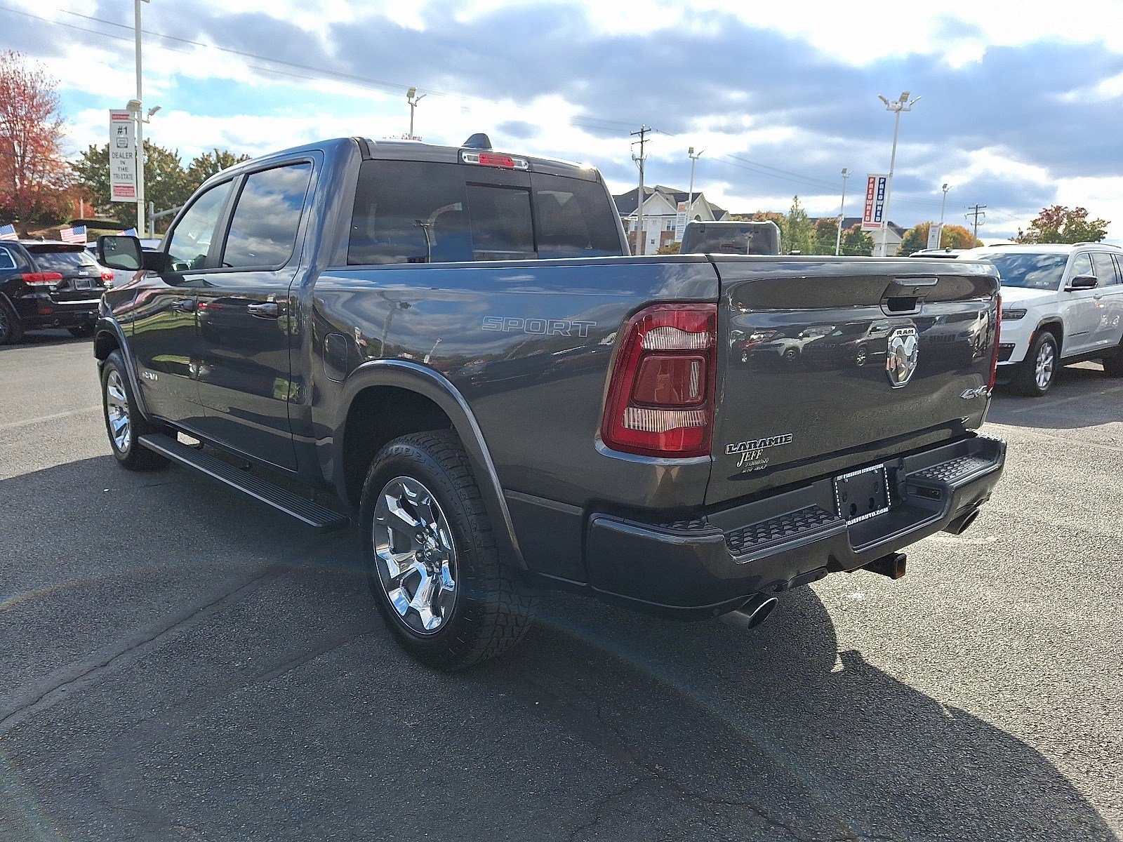 2022 Ram 1500 Laramie photo 2