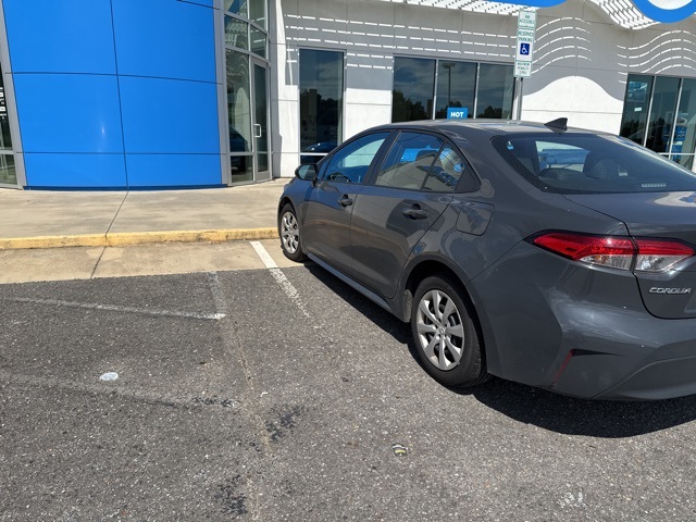 2024 Toyota Corolla LE photo 3