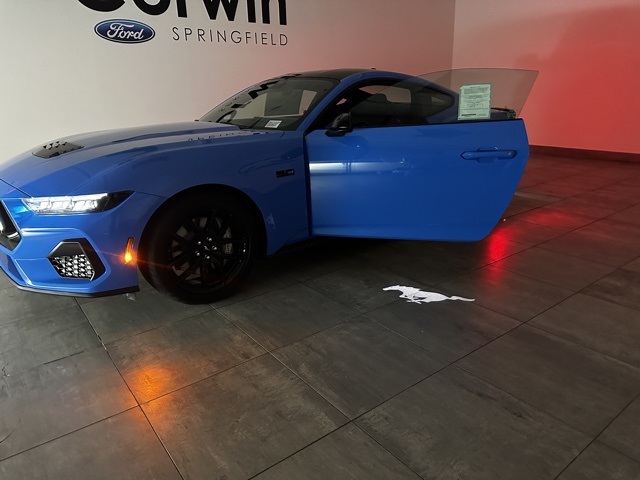 2025 Ford Mustang GT Premium photo 32