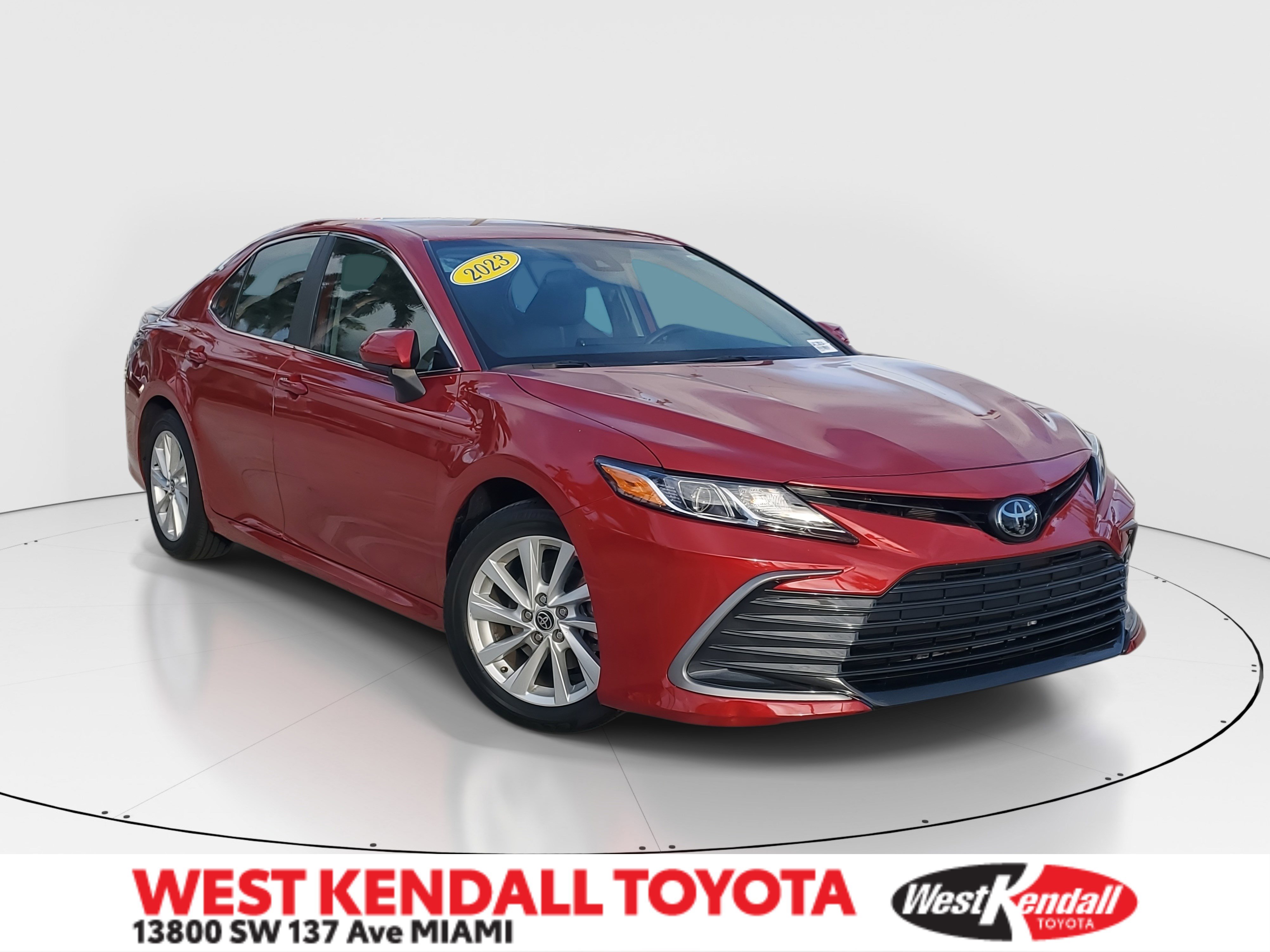 2023 Toyota Camry LE's photo