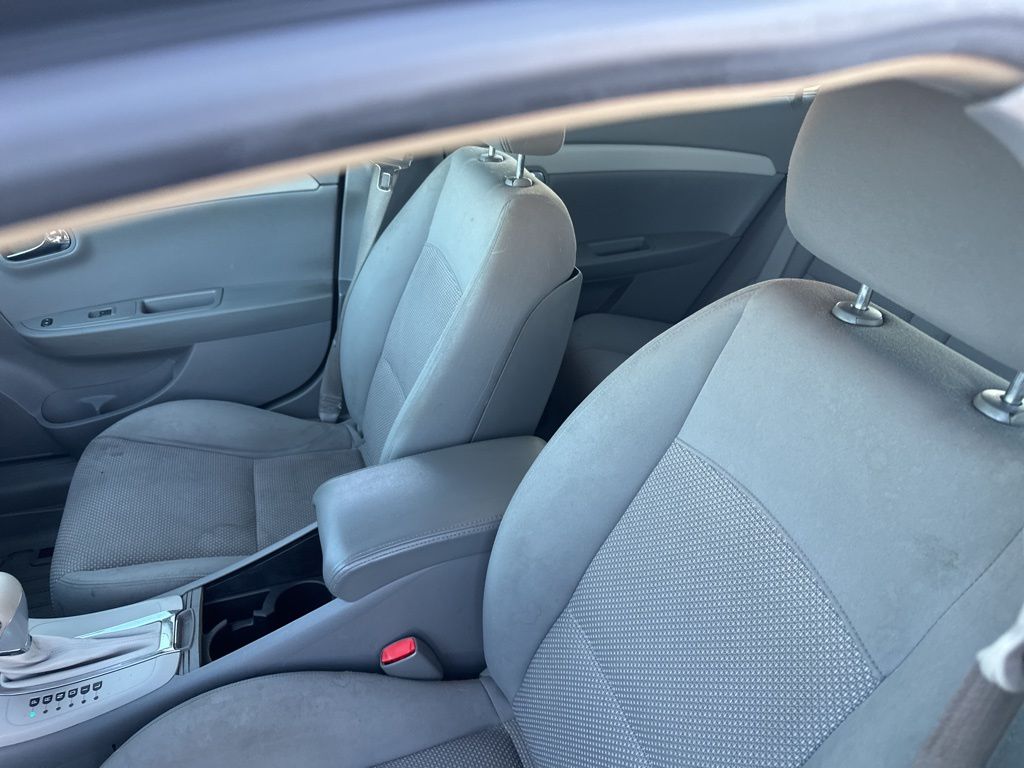 2008 Chevrolet Malibu 1LT photo 2