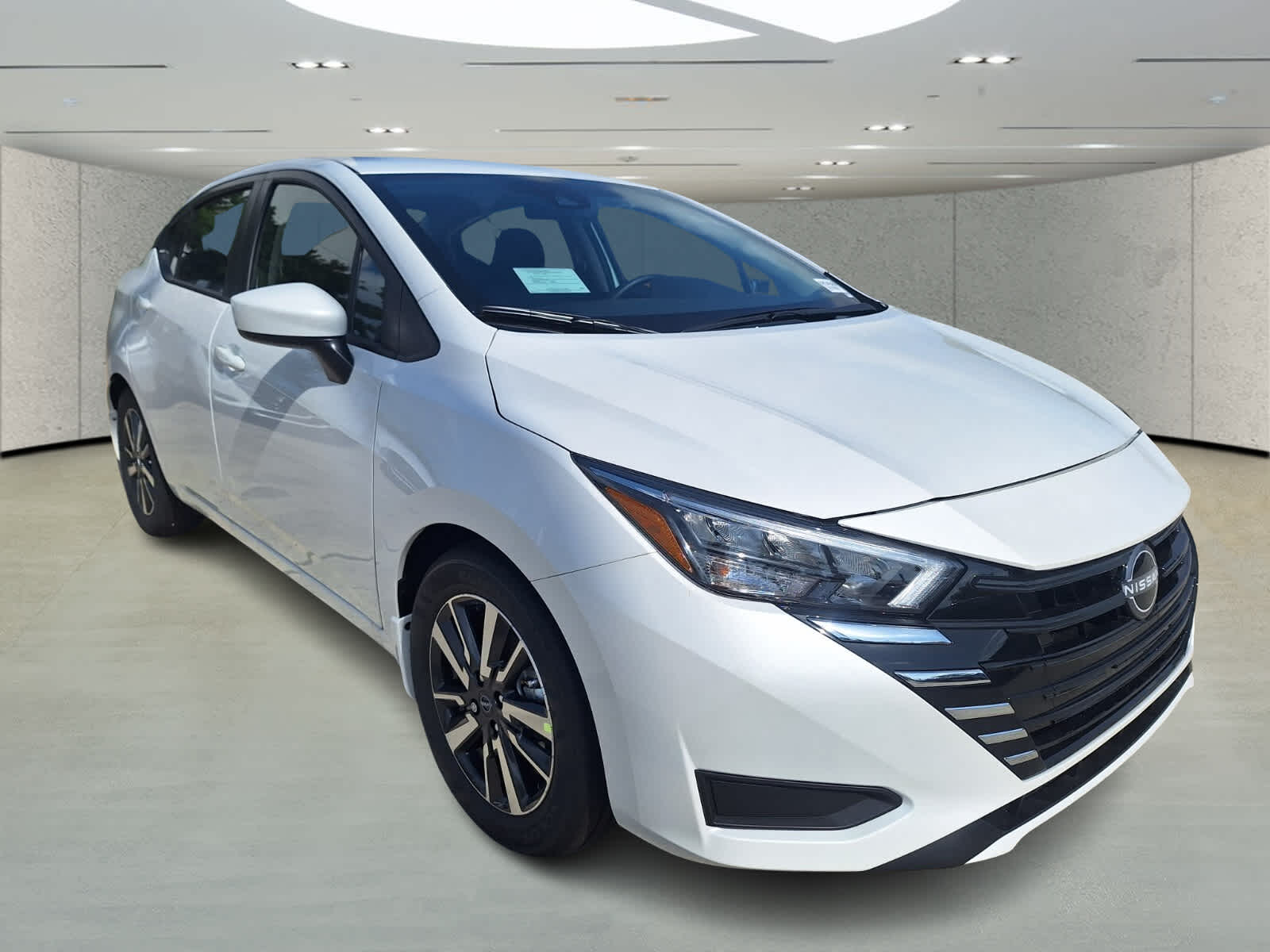 2025 Nissan Versa SV photo 7