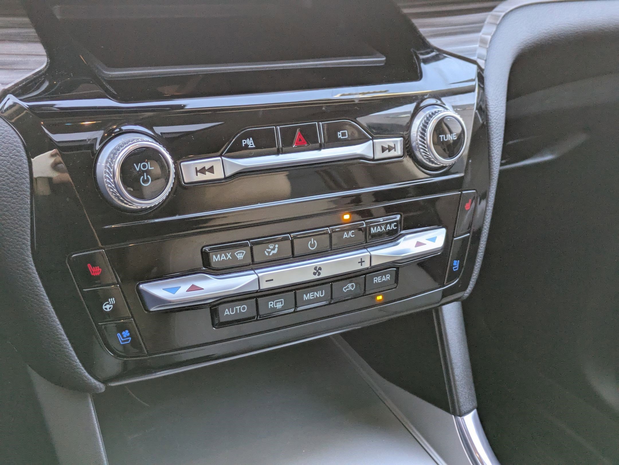 2022 Ford Explorer Limited photo 21