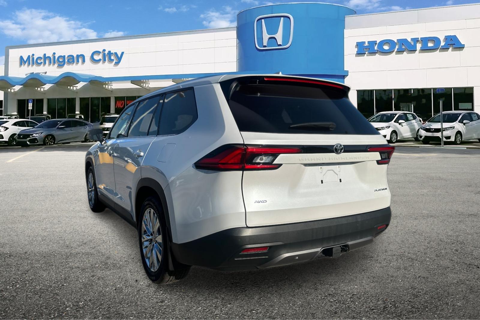 2024 Toyota Grand Highlander Platinum photo 3
