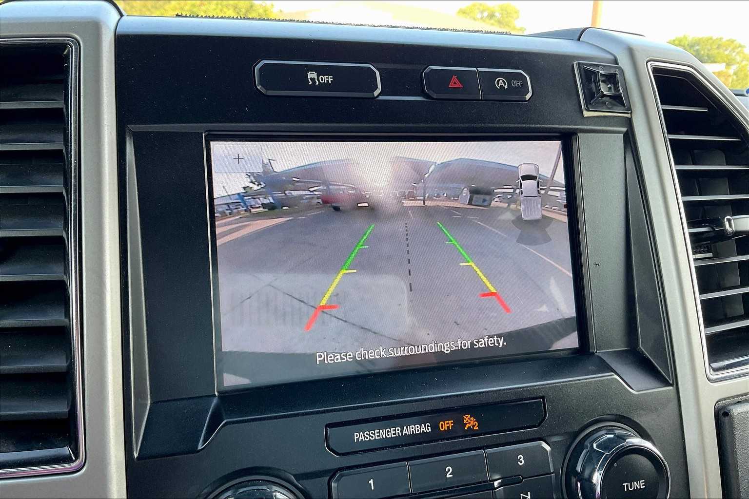 2019 Ford F-150 Lariat photo 25