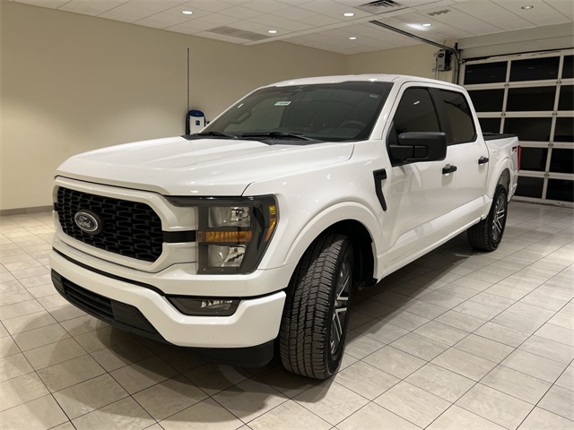 2023 Ford F-150 XL's photo
