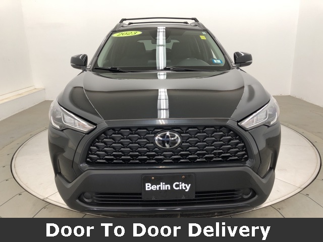 2023 Toyota Corolla Cross LE photo 2
