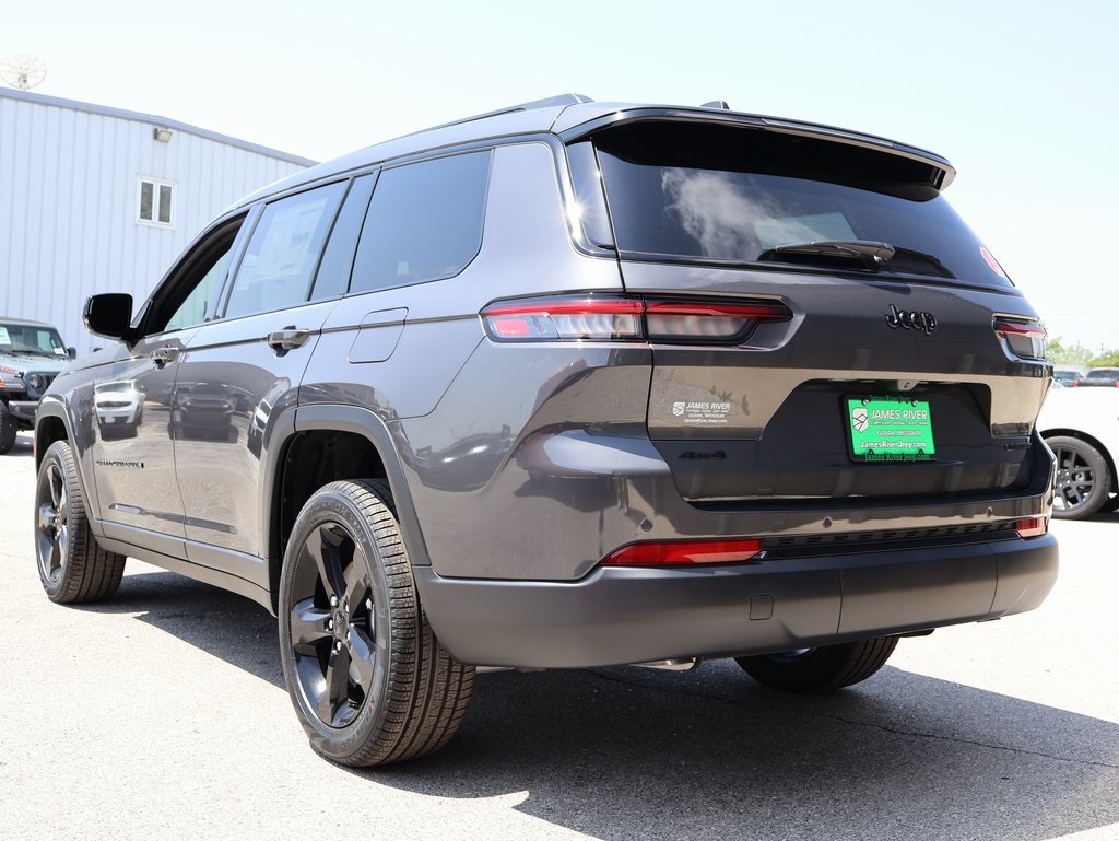2025 Jeep Grand Cherokee Limited photo 3