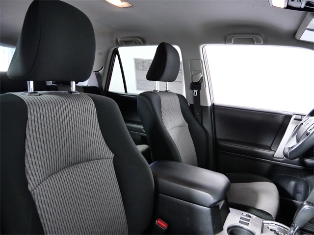 2018 Toyota 4Runner SR5 photo 10