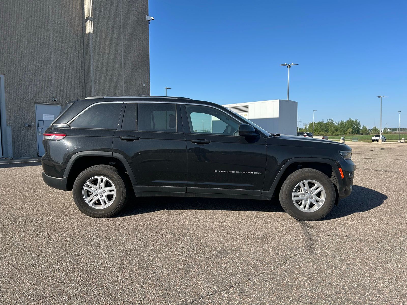 Used 2022 Jeep Grand Cherokee Laredo with VIN 1C4RJHAG8N8626676 for sale in Willmar, Minnesota