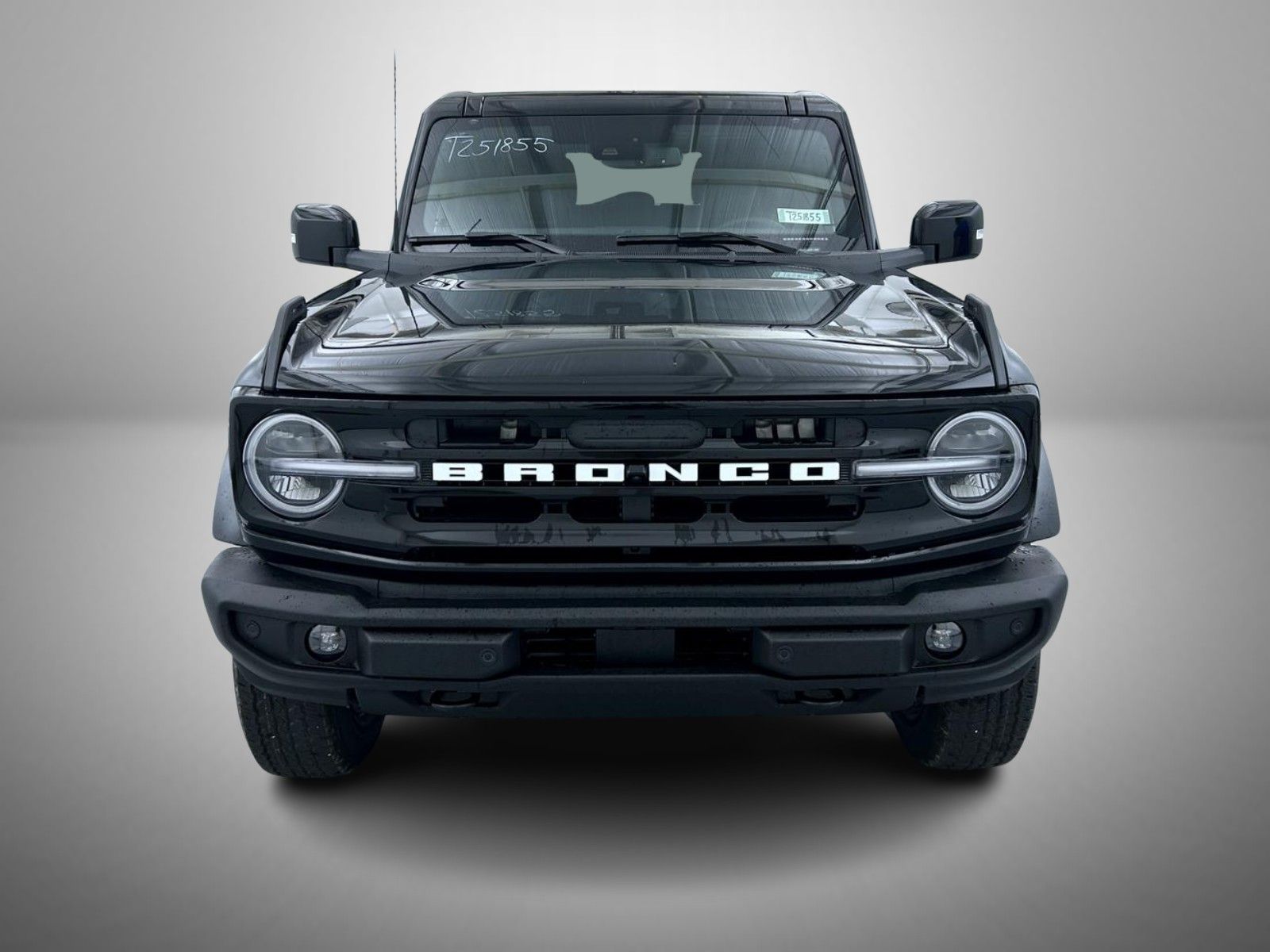 2025 Ford Bronco Outer Banks photo 2
