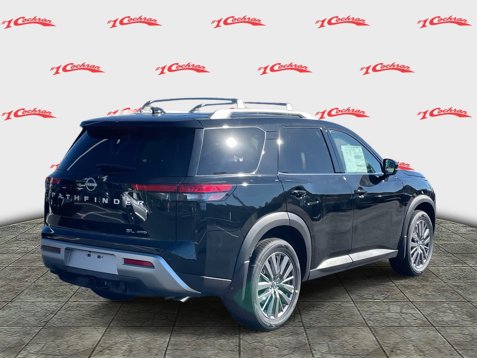 2025 Nissan Pathfinder SL photo 3