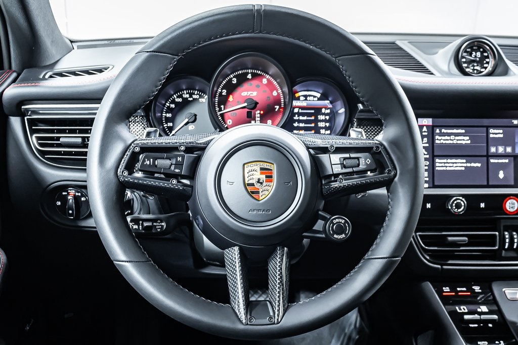 2025 Porsche Macan GTS photo 13