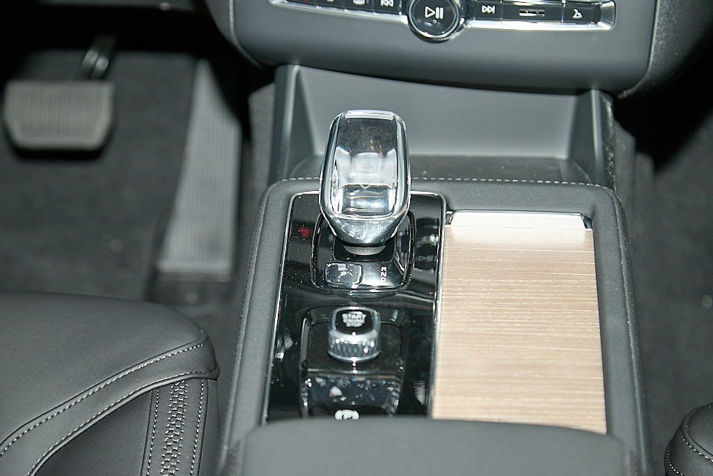 2026 VOLVO XC90 - Image 28