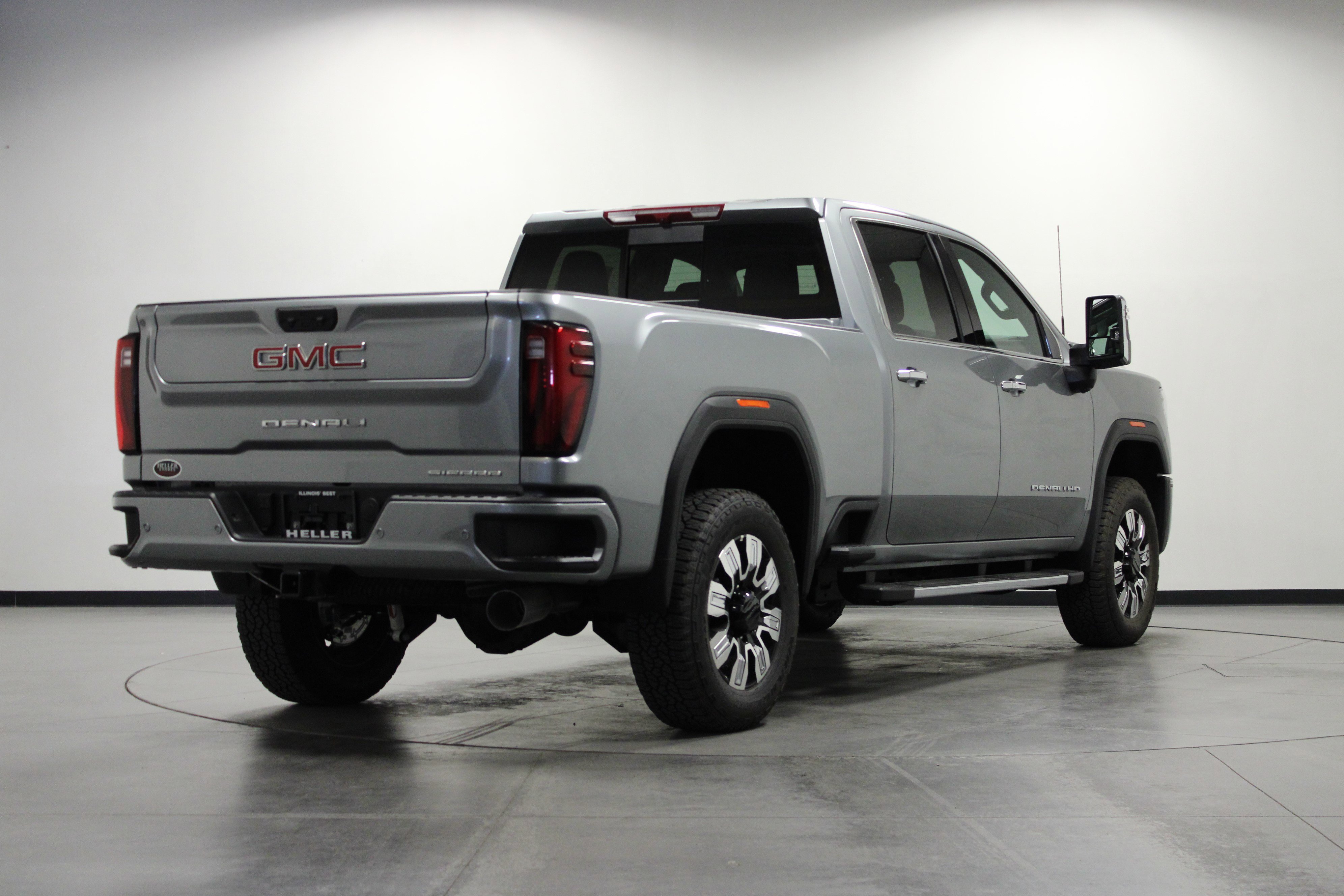 2025 Gmc Sierra 2500 HD Denali photo 2