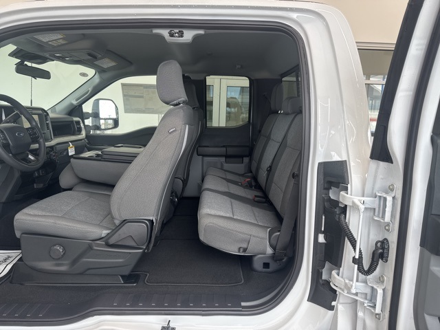 2025 Ford F-350 XL photo 35