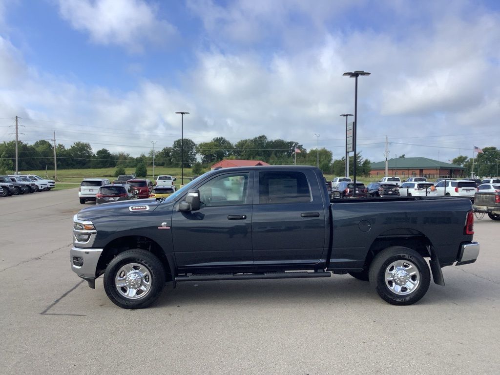 2025 Ram 2500 Tradesman photo 4