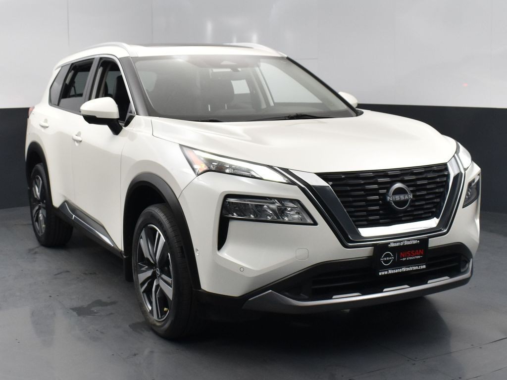 2023 Nissan Rogue SL's photo