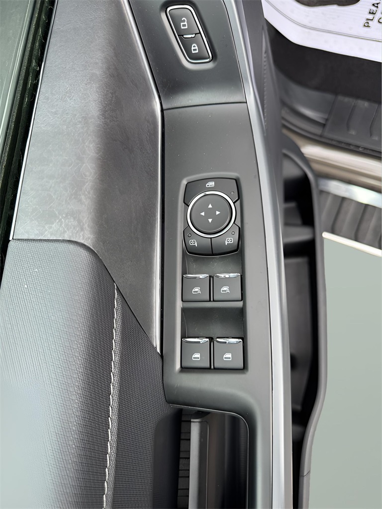 2025 Ford F-150 XLT photo 10